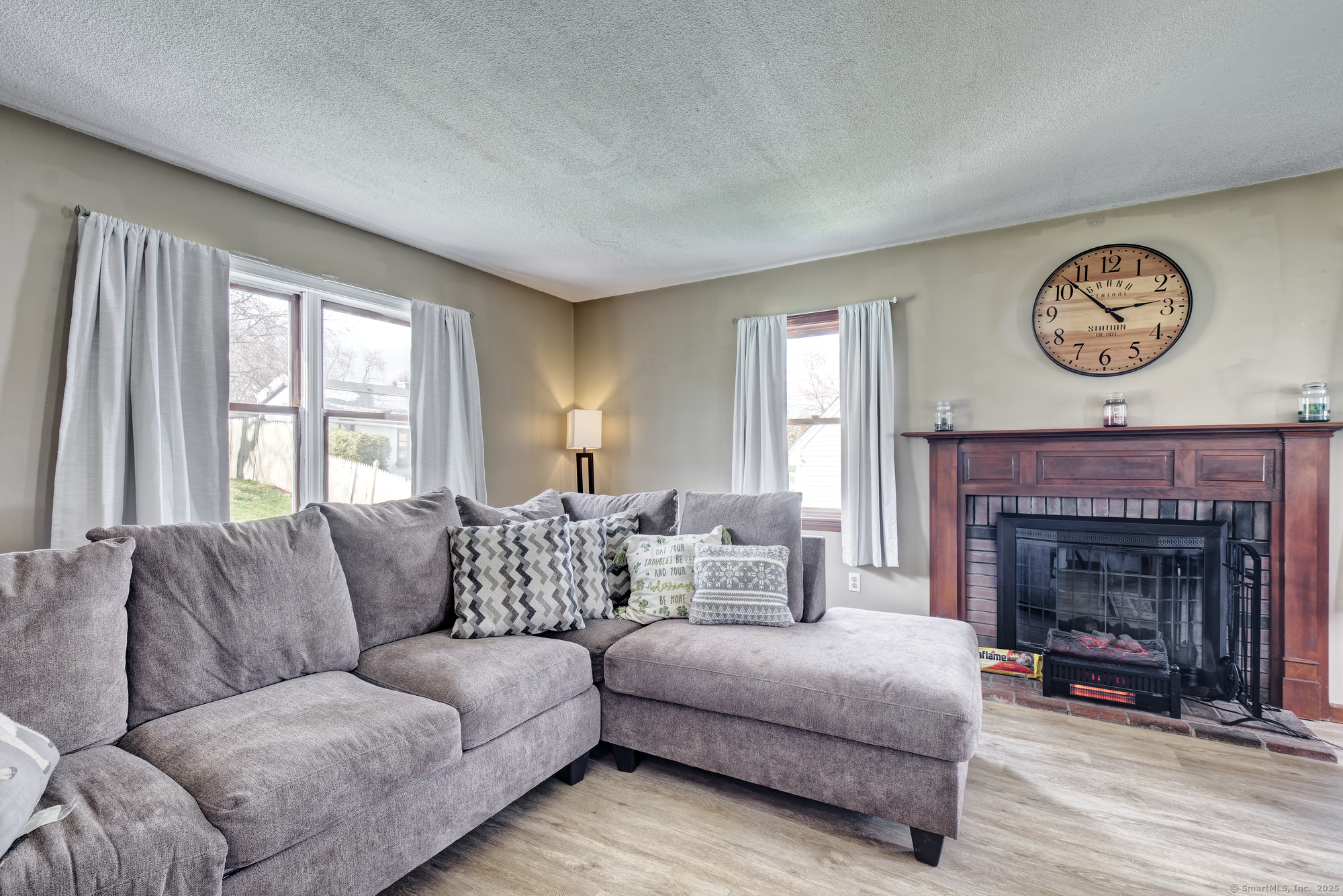 16 Renee Lane, Enfield, Connecticut image 12