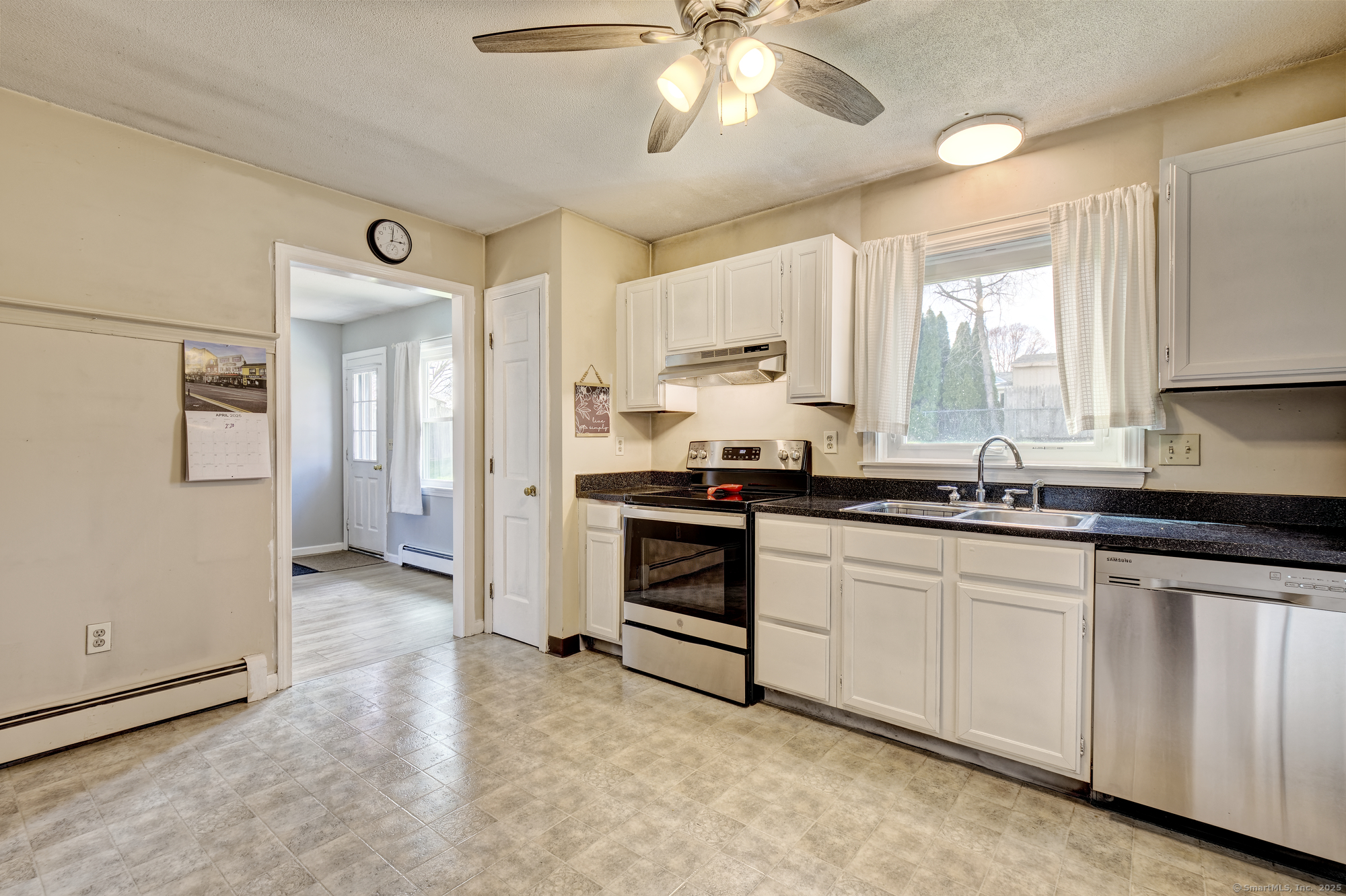 16 Renee Lane, Enfield, Connecticut image 6
