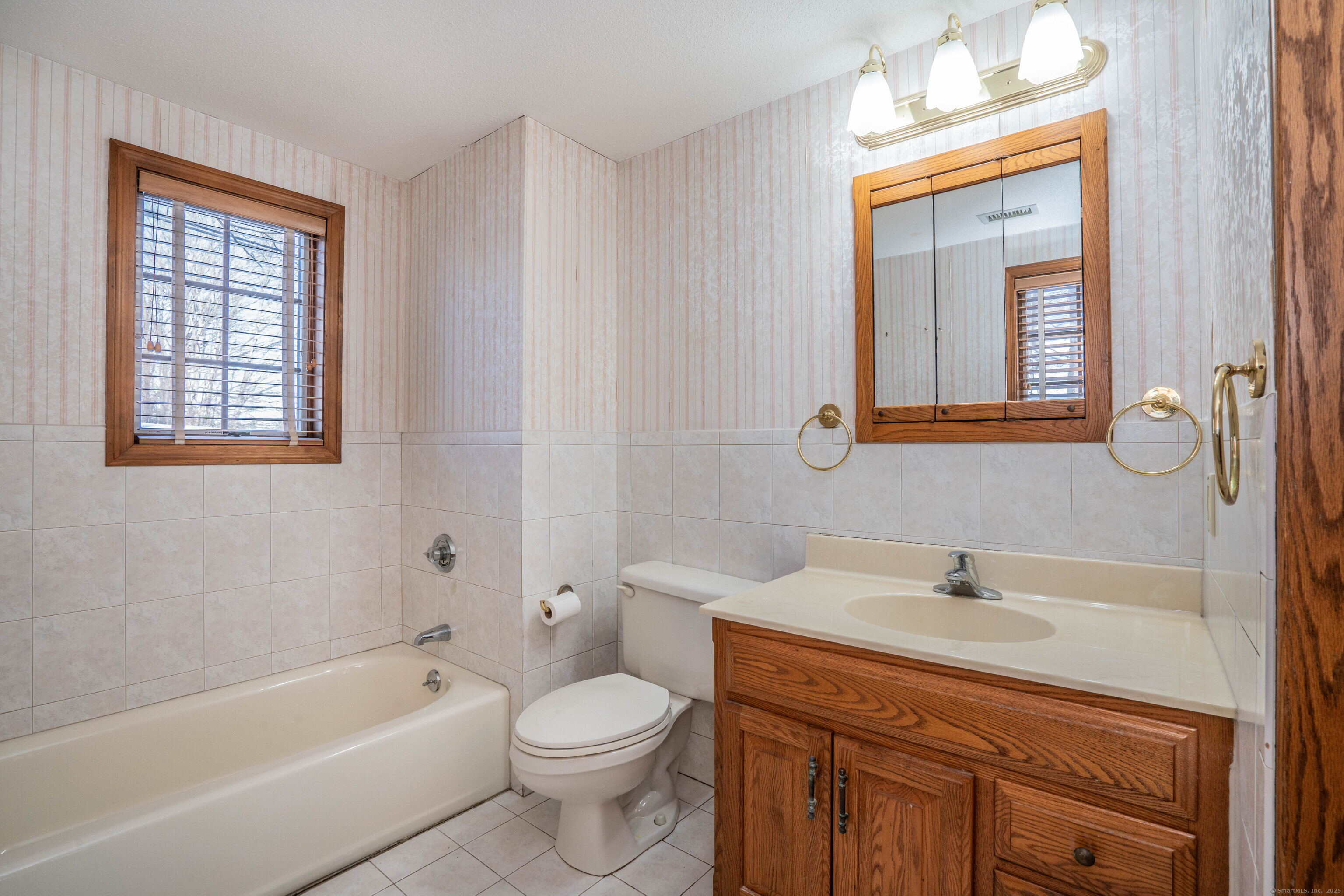 1240 Mapleton Avenue, Suffield, Connecticut image 23