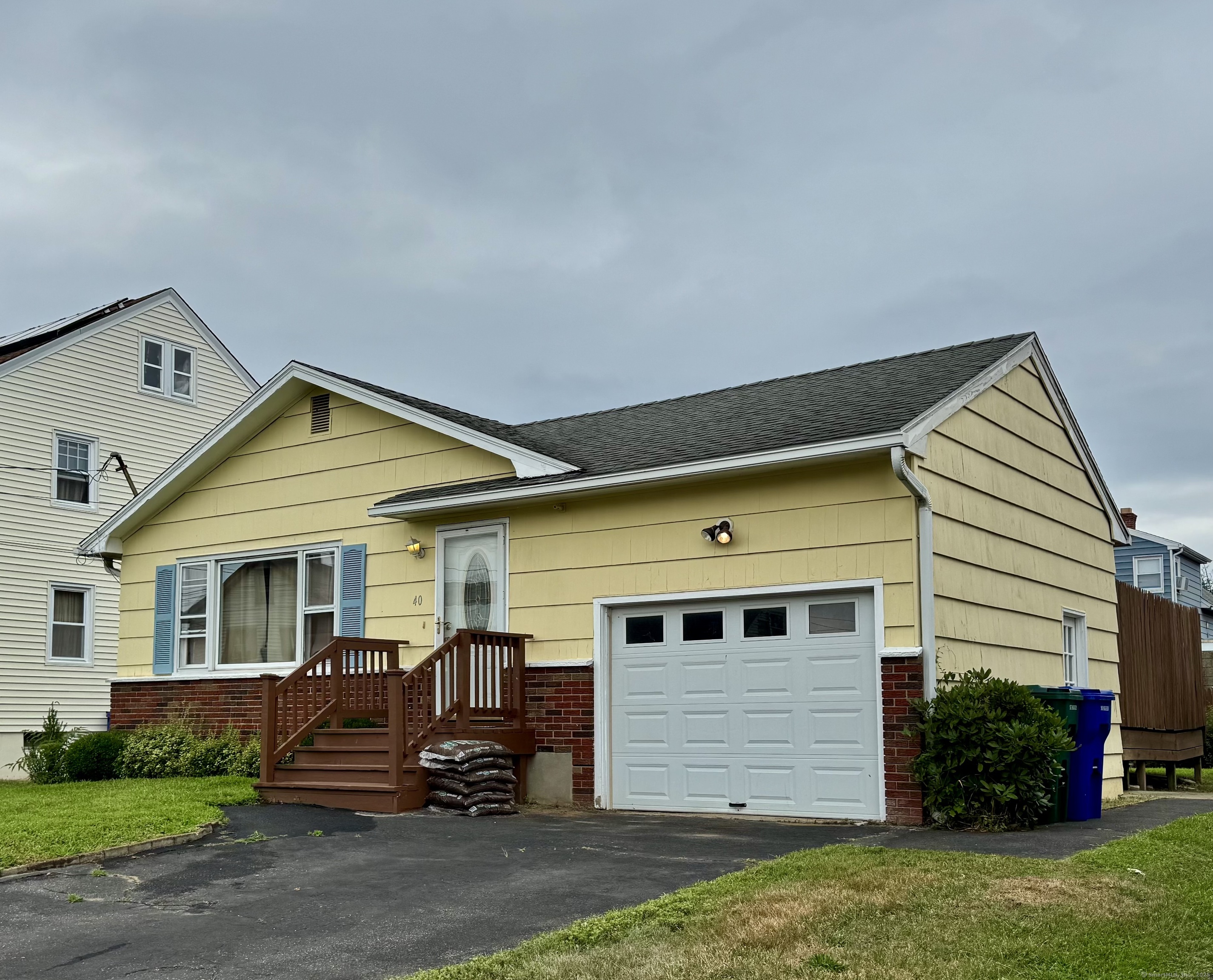 40 Harding Avenue
