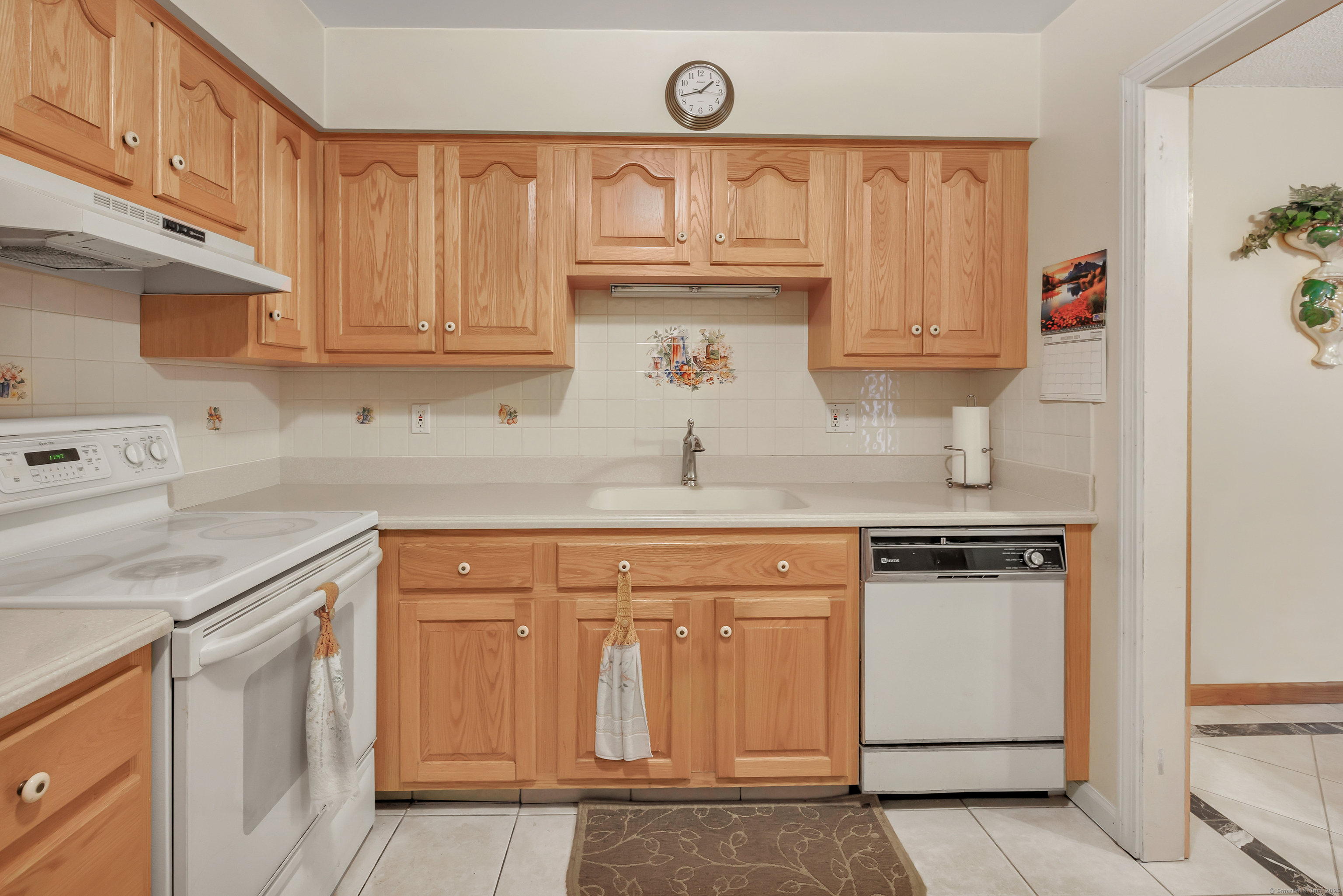 53 Riverview Drive #53, Bridgeport, Connecticut image 18
