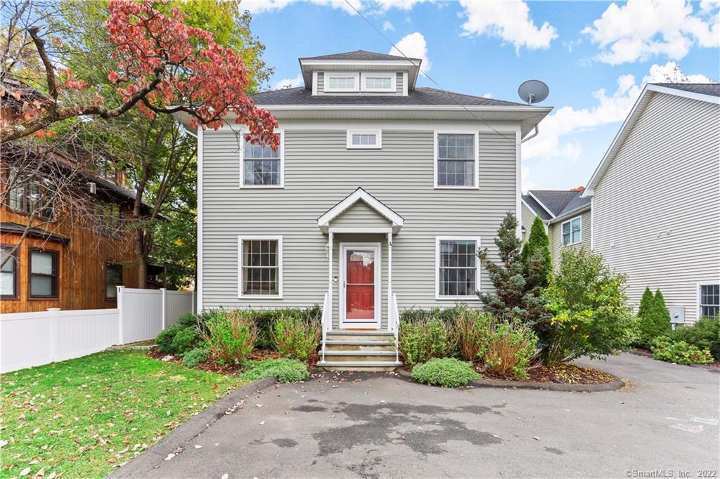 Rental Property at Douglas Avenue A, Stamford, Connecticut - Bedrooms: 3 
Bathrooms: 3 
Rooms: 8  - $4,500 MO.