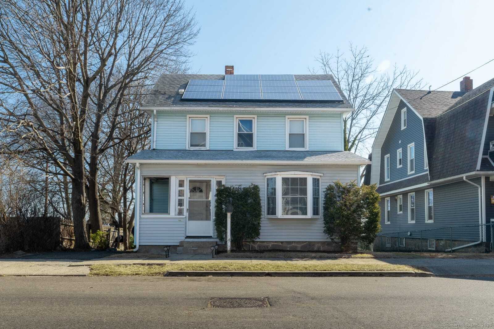 Property for Sale at Judson Place, Bridgeport, Connecticut - Bedrooms: 3 
Bathrooms: 2 
Rooms: 6  - $419,900