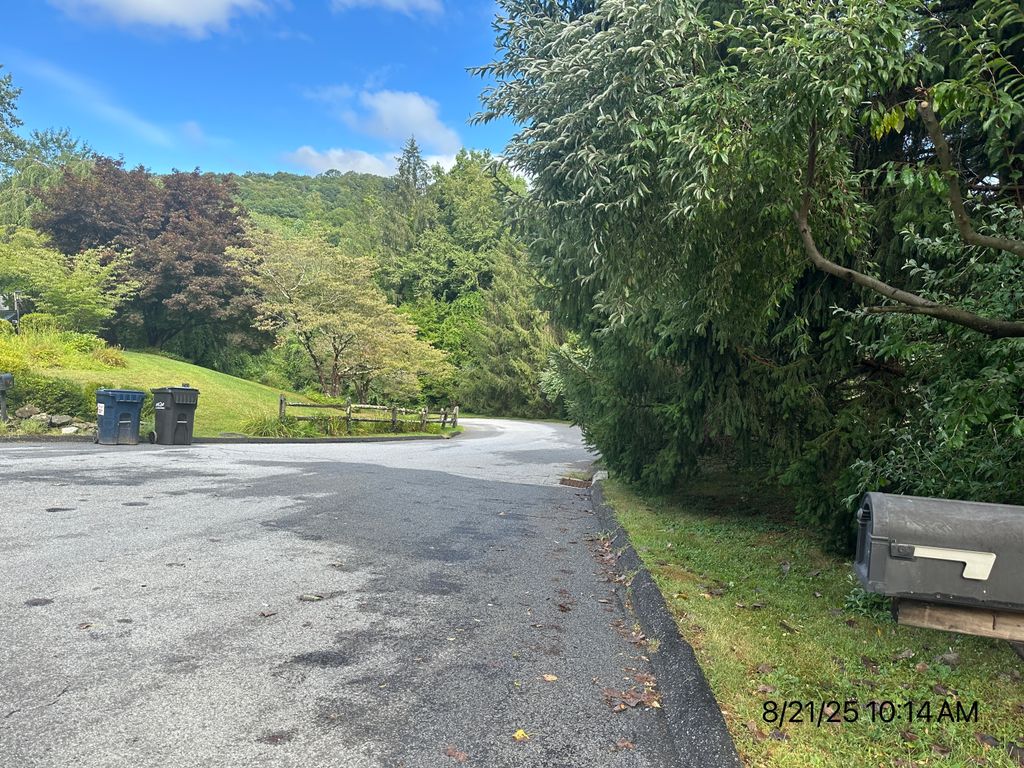 Photo of 7 Glenview Drive, Sherman, CT 06784 (MLS # 24133800)