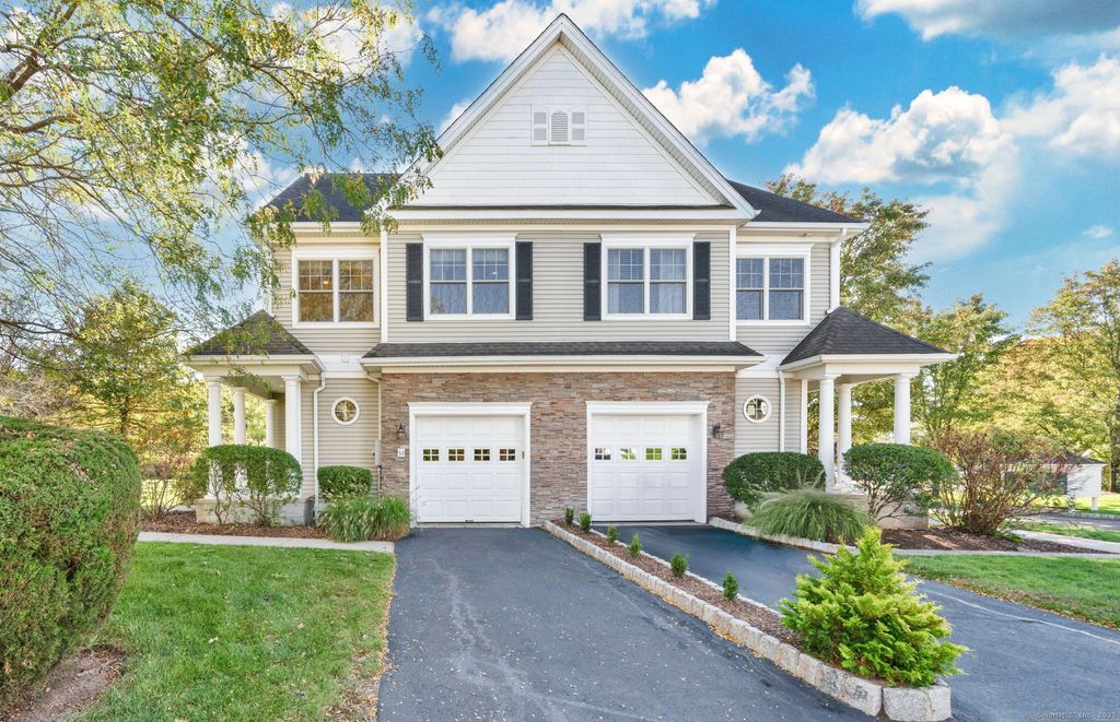 Photo of 32 Bay Hill Drive #32, Bloomfield, CT 06002 (MLS # 24131580)