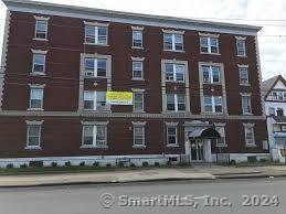 Rental Property at 1589 Fairfield Avenue F04, Bridgeport, Connecticut - Bedrooms: 1 
Bathrooms: 1 
Rooms: 4  - $1,600 MO.