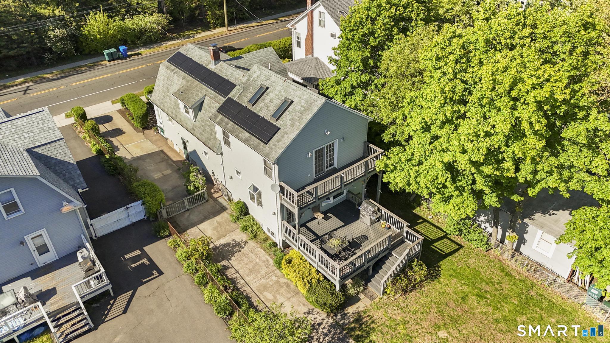 224 Putnam Avenue