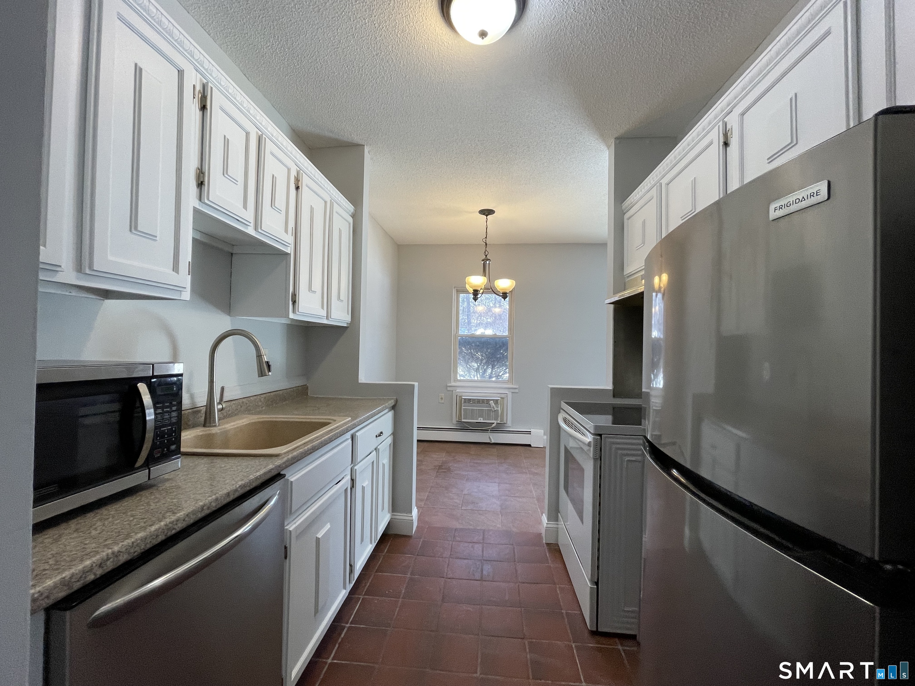 43 Balance Rock Road APT 1