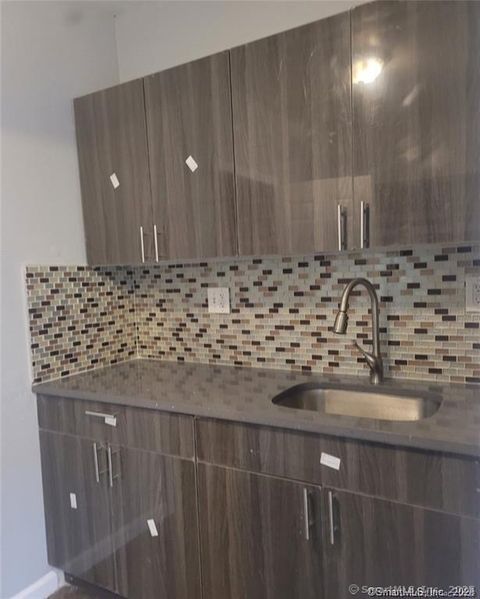 Photo of 343 Pearl Street #1R, Bridgeport, CT 06608 (MLS # 24134490)