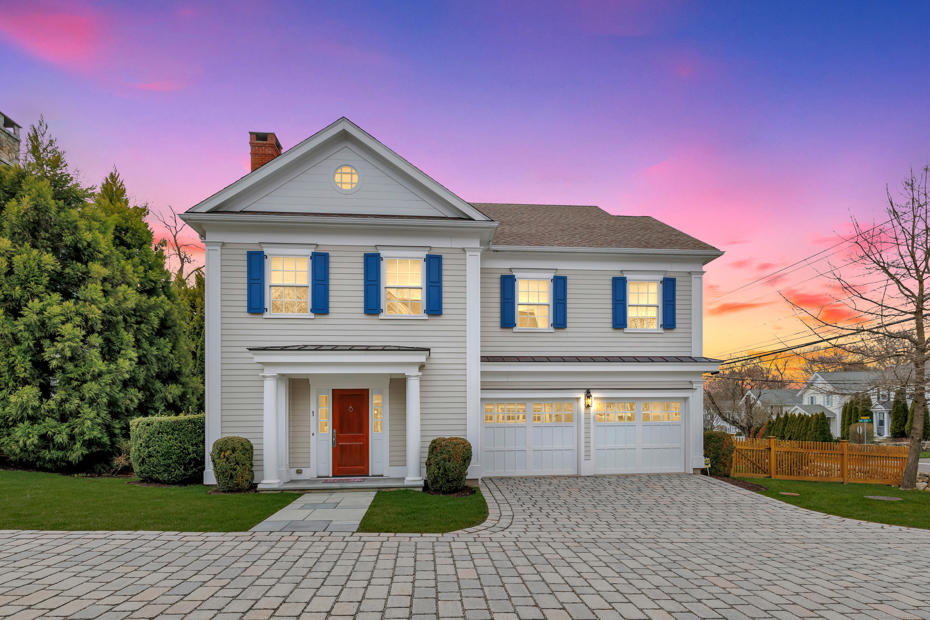 Property for Sale at 333 West Avenue 1, Darien, Connecticut - Bedrooms: 4 
Bathrooms: 4 
Rooms: 8  - $1,799,000