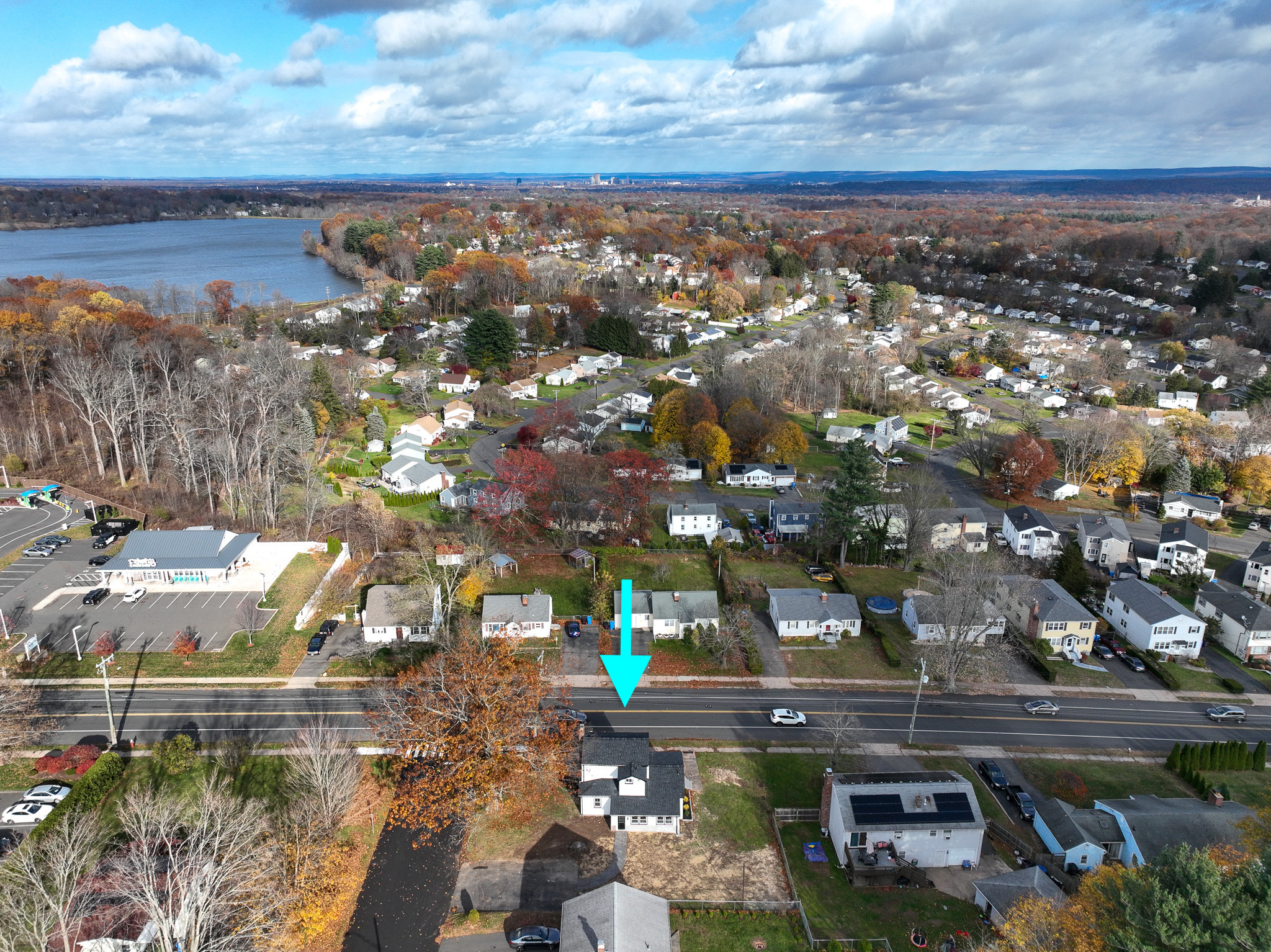 910 Farmington Avenue