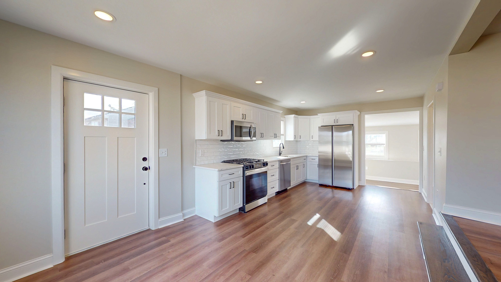 910 Farmington Avenue