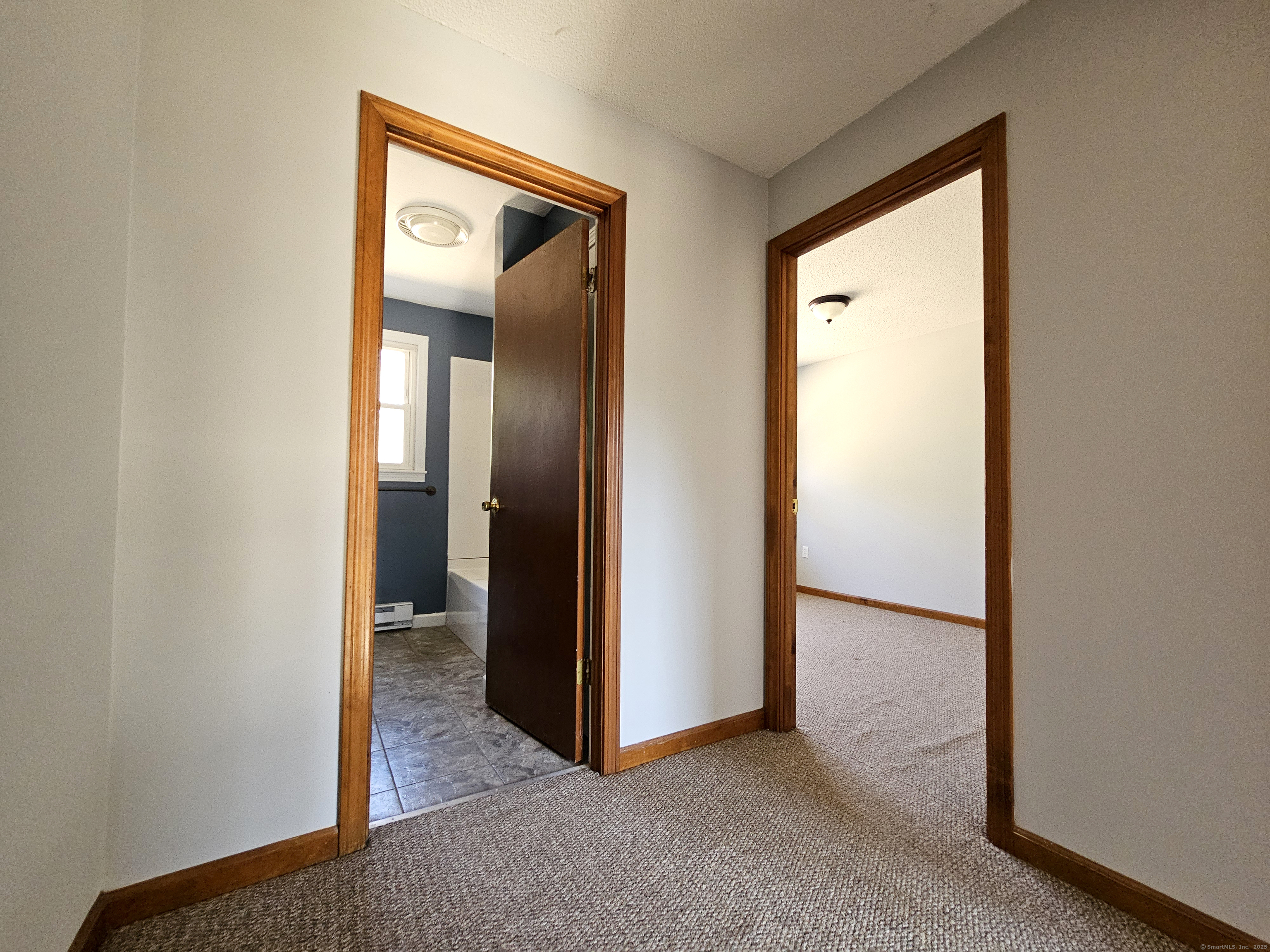 Woodstock, Connecticut 06281, United States, 2 Bedrooms Bedrooms, ,1 BathroomBathrooms,Residential,Pending,89568