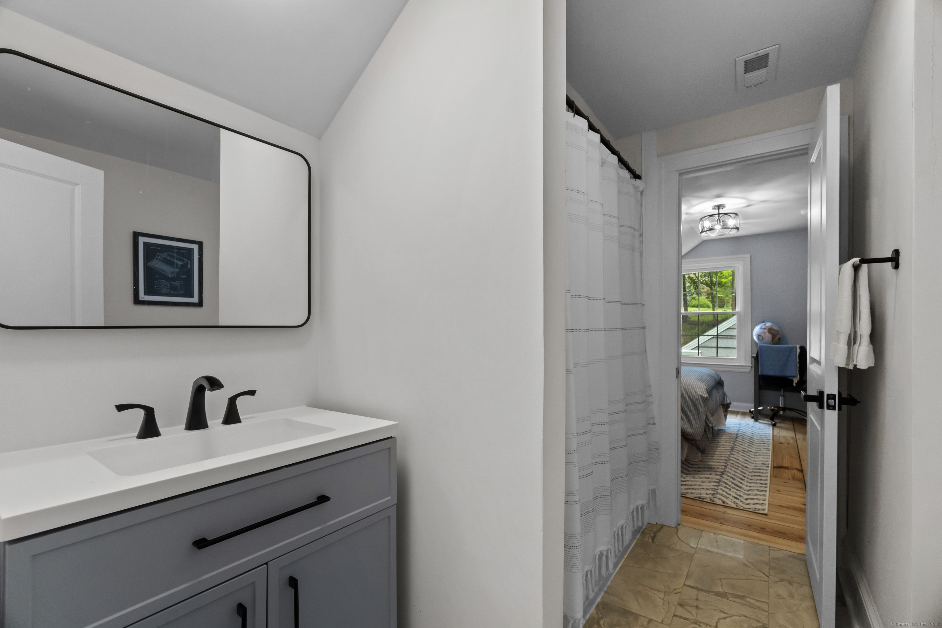 227 Sugar Street, Newtown, Connecticut image 25