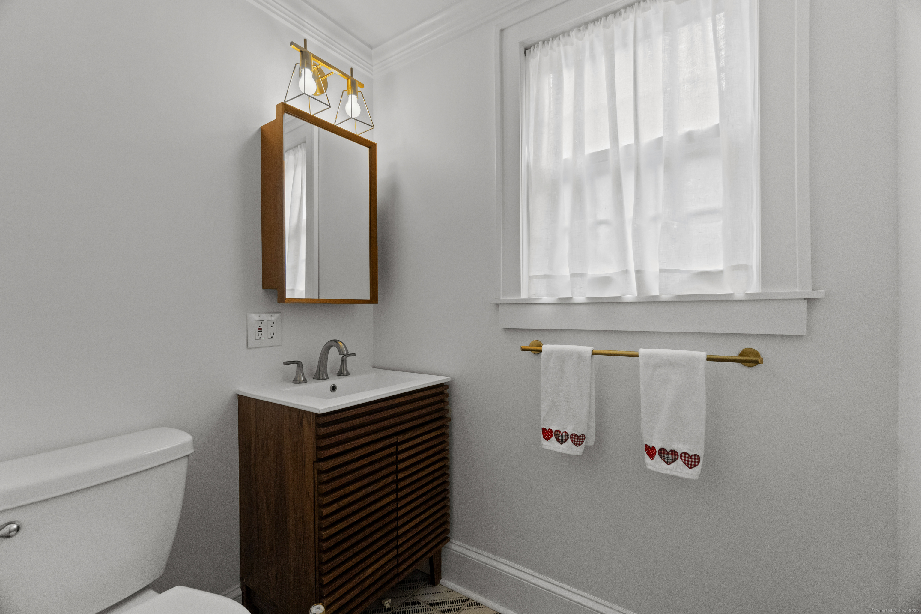 227 Sugar Street, Newtown, Connecticut image 28