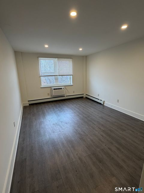 Tiny photo for 70 Farmington Avenue #4E, New London, CT 06320 (MLS # 24160823)