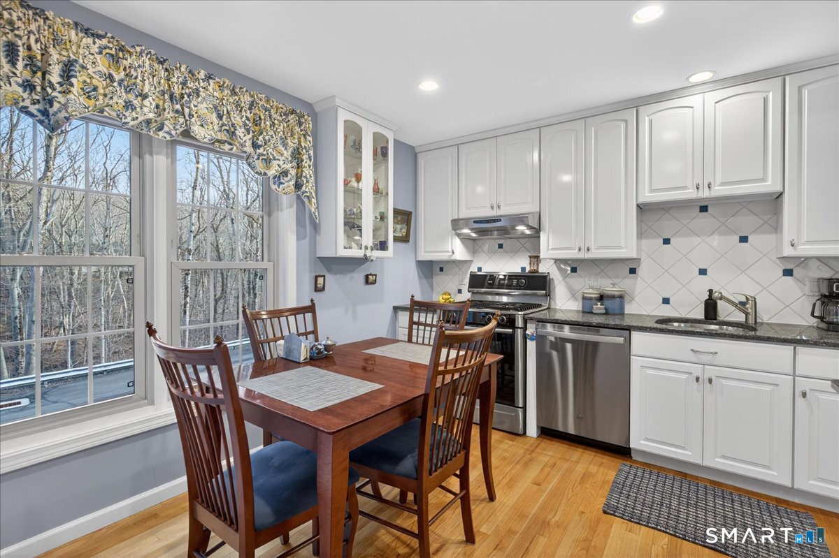 1925 Shepard Avenue 54