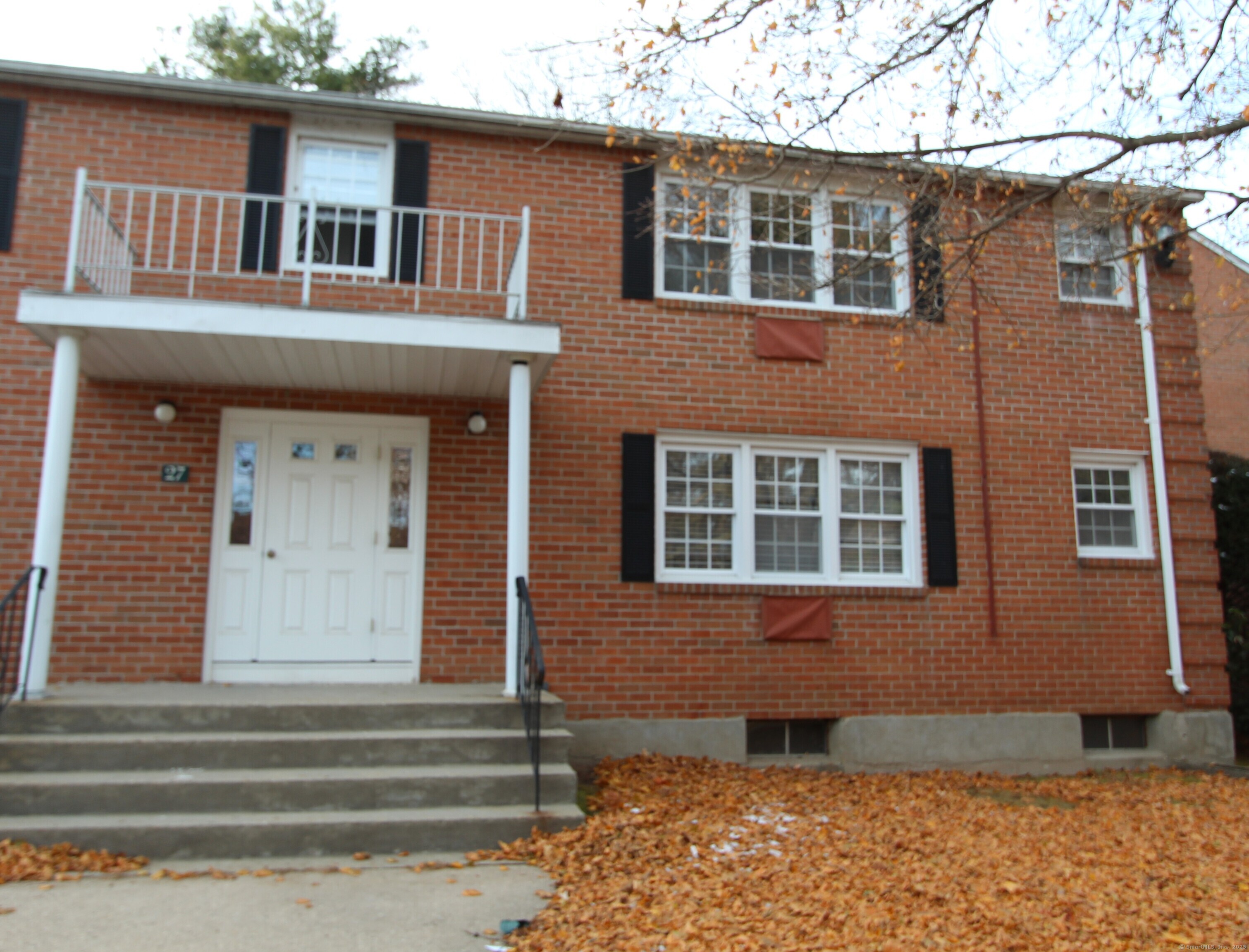 Grandview Drive 27B, Farmington, Connecticut - 1 Bedrooms  
1 Bathrooms  
3 Rooms - 