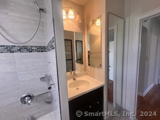 Stamford, Connecticut 06901, United States, 2 Bedrooms Bedrooms, ,1 BathroomBathrooms,Residential,Pending,22663