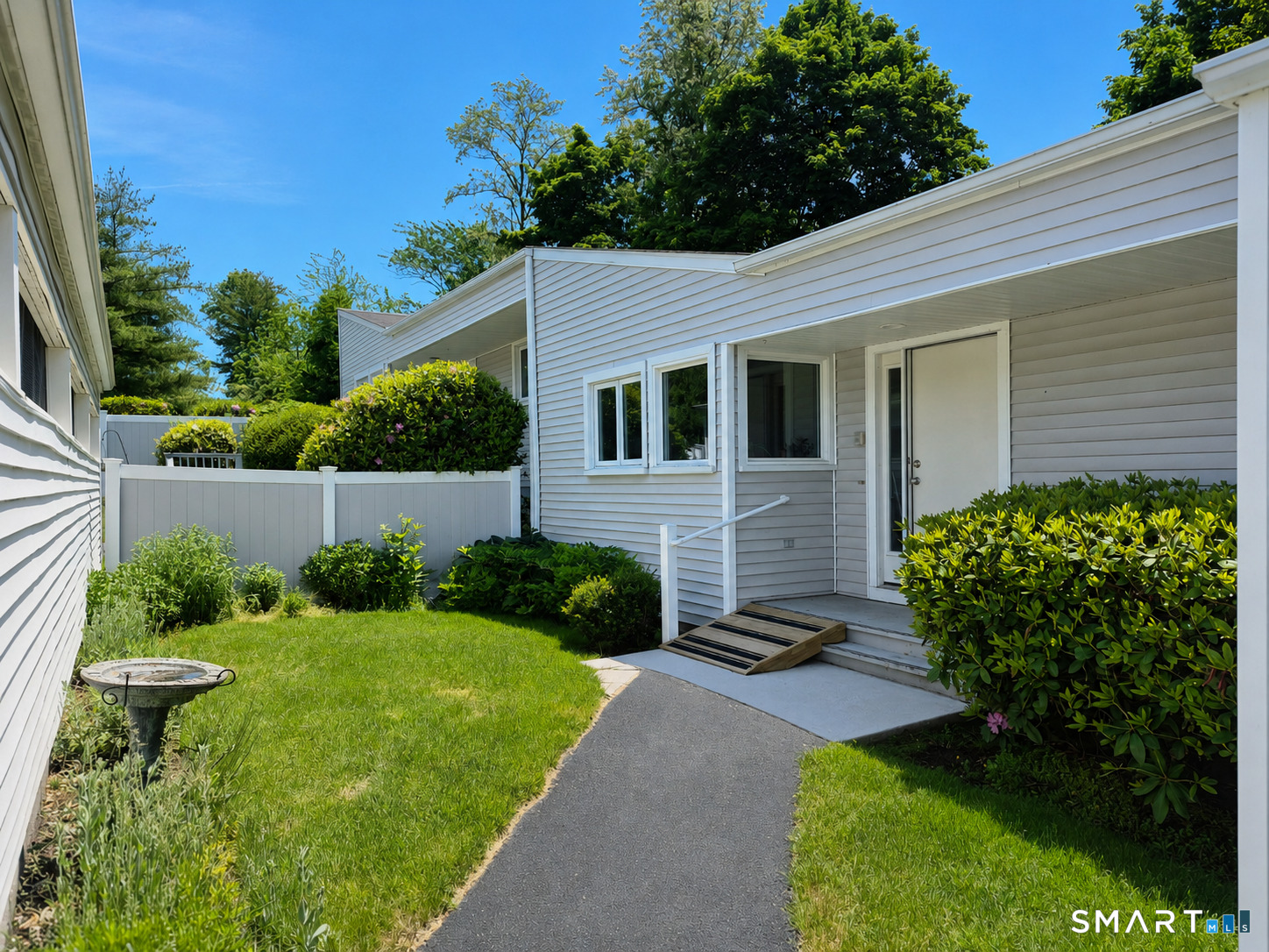 2 Stratton Way 2