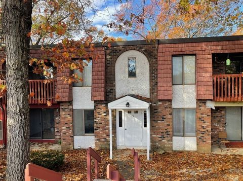 15 Woodsedge Drive APT 4B Newington CT 06111