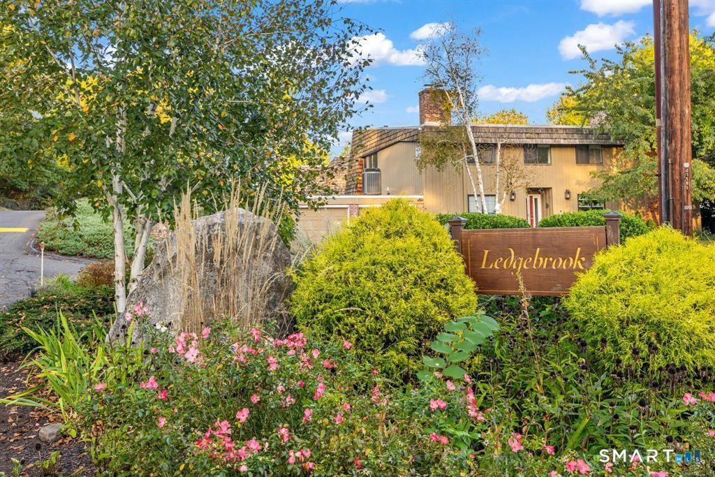 Photo of 11 Ledgebrook Drive #11, Norwalk, CT 06854 (MLS # 24155958)