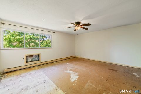 Tiny photo for 55 Porter Avenue #6E, Naugatuck, CT 06770 (MLS # 24174021)