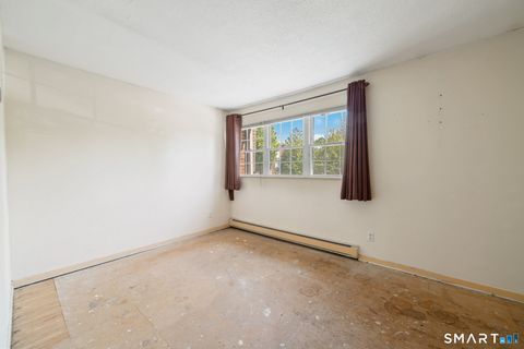 Tiny photo for 55 Porter Avenue #6E, Naugatuck, CT 06770 (MLS # 24174021)
