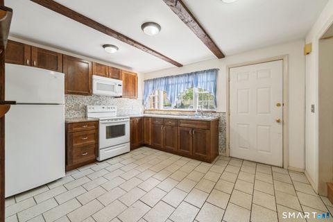 Tiny photo for 55 Porter Avenue #6E, Naugatuck, CT 06770 (MLS # 24174021)