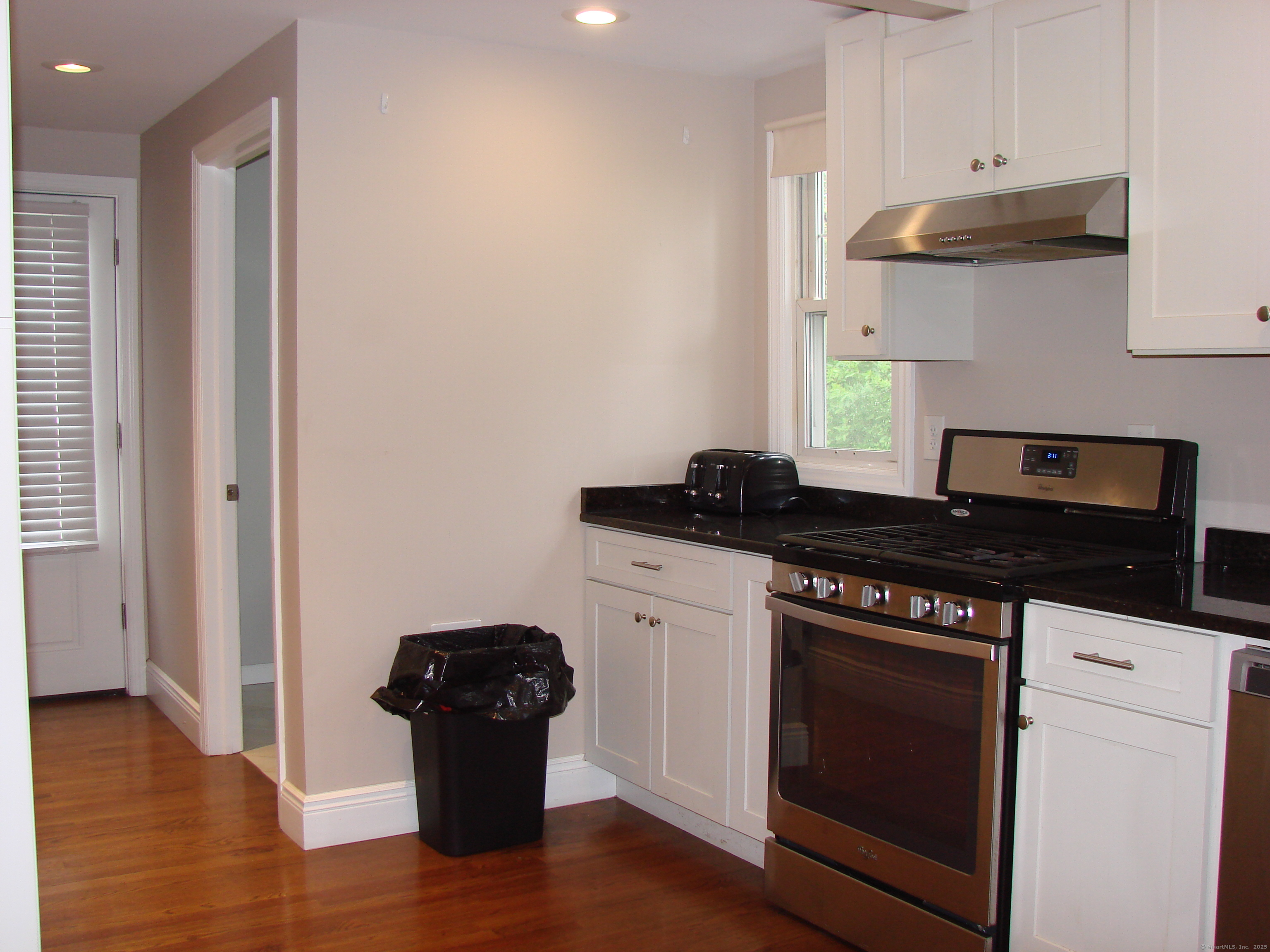 566 Savoy Street, Bridgeport, Connecticut image 16
