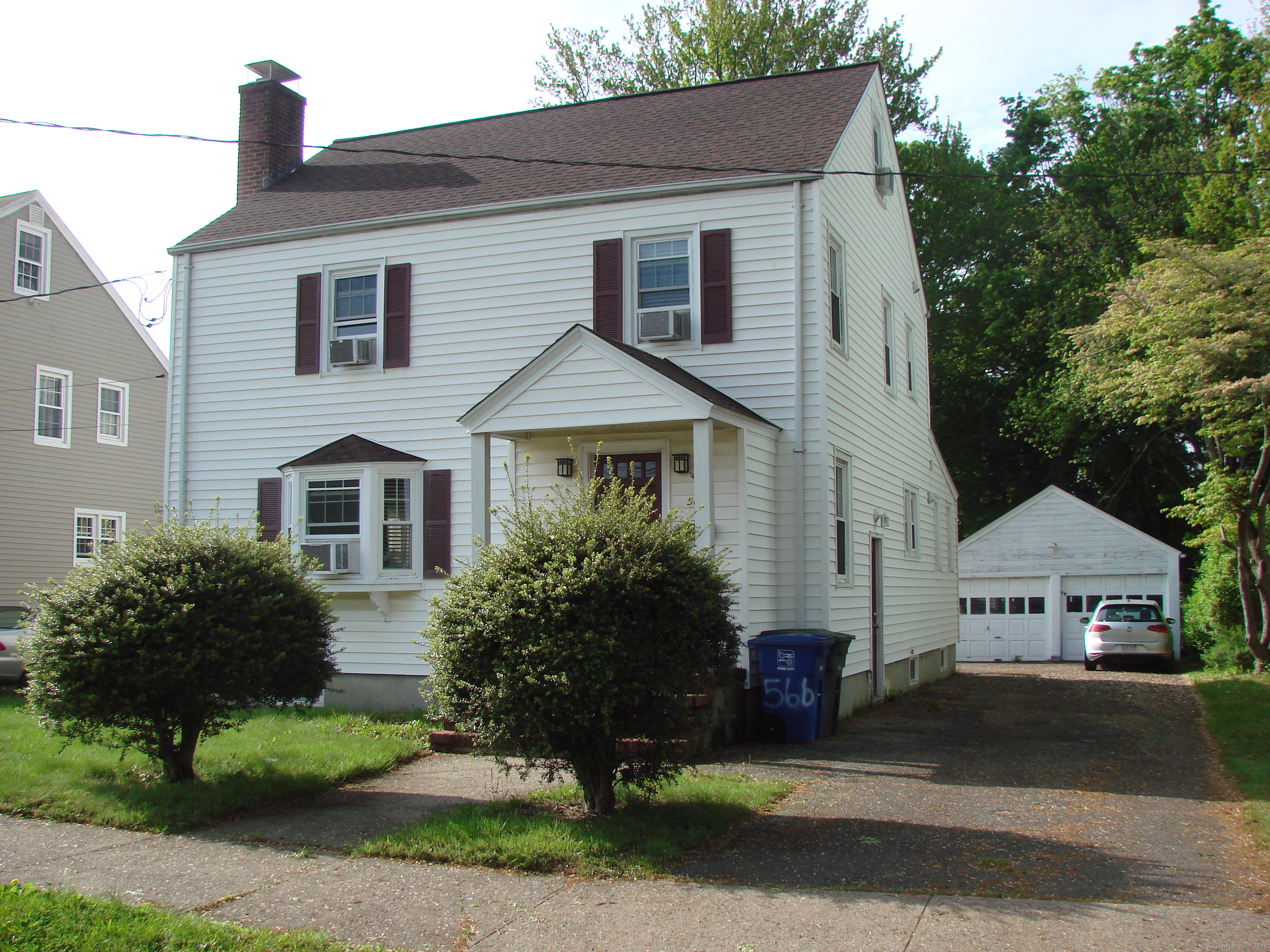 566 Savoy Street