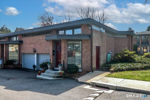 Condo For Sale - 160 Fairfield Woods Road #20<br/> Fairfield, CT 06825