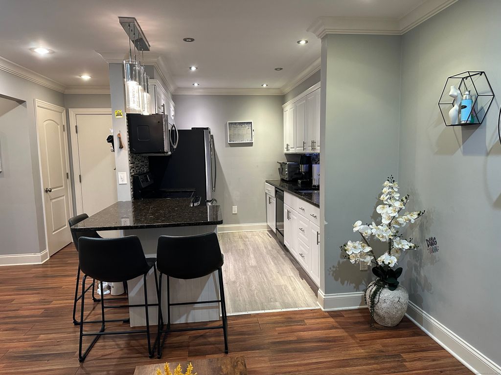 Photo of 697 Cove Road #APT 1E, Stamford, CT 06902 (MLS # 24141716)