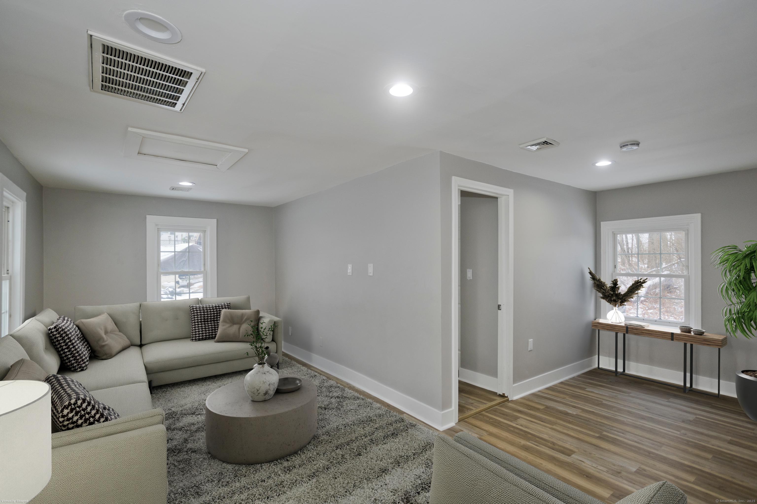 746 W Thames Street, Norwich, Connecticut image 1