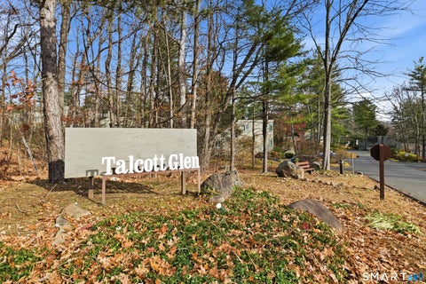 Photo of 2 Talcott Glen Road #E, Farmington, CT 06032 (MLS # 24212902)