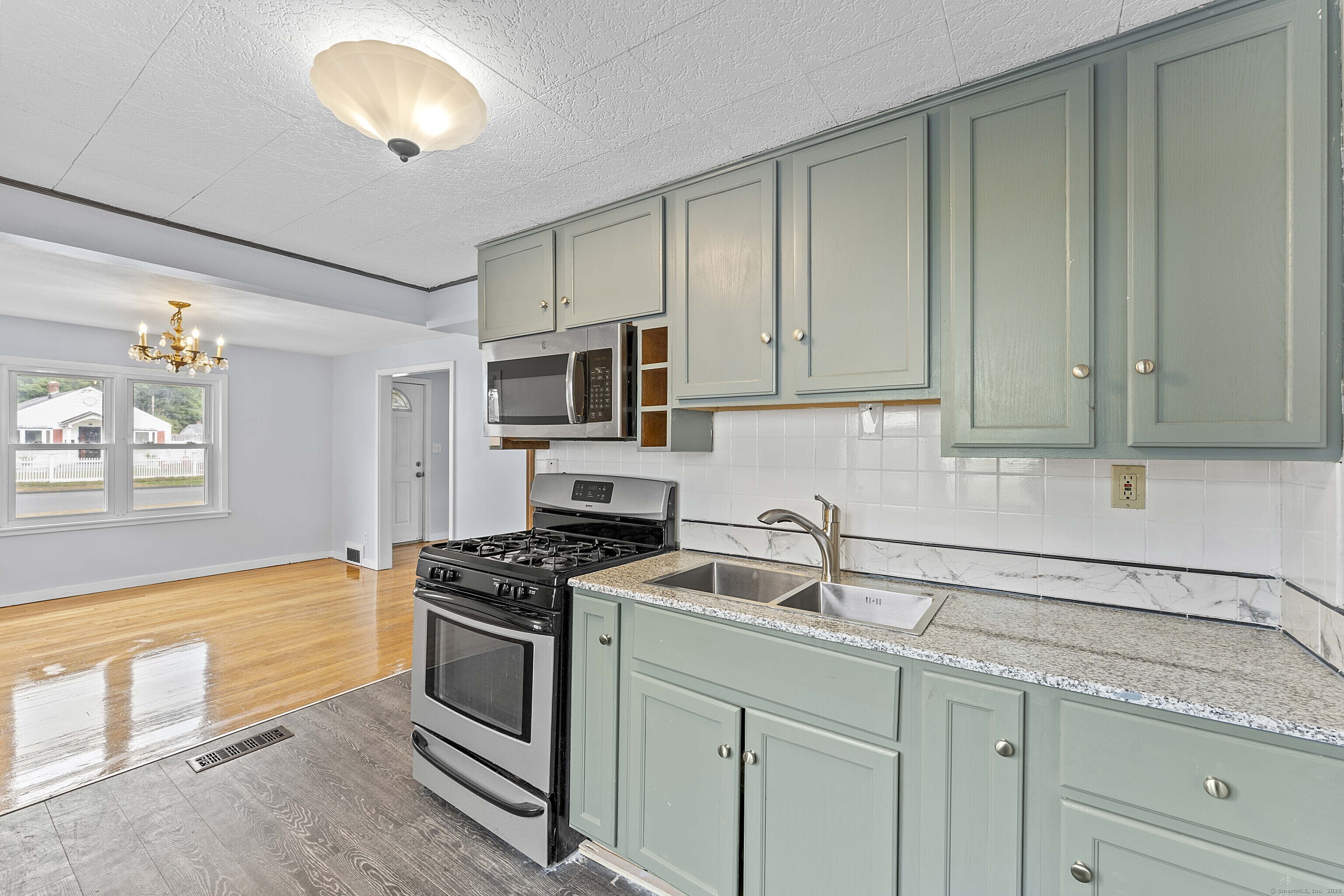 19 Martin Circle, East Hartford, Connecticut image 18