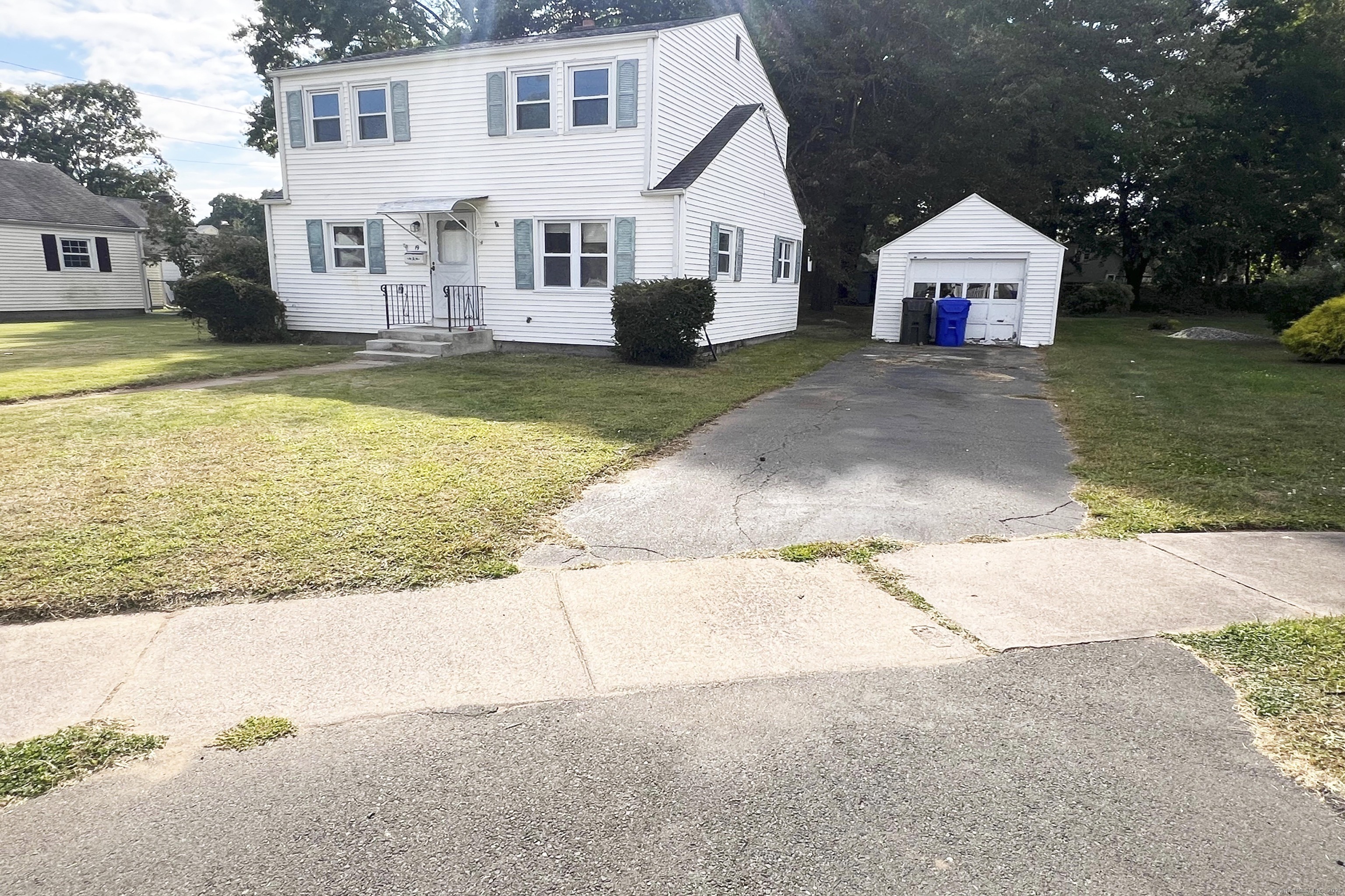 19 Martin Circle, East Hartford, Connecticut image 2