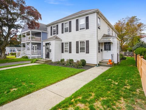 Photo of 621 Courtland Avenue, Bridgeport, CT 06605 (MLS # 24134958)