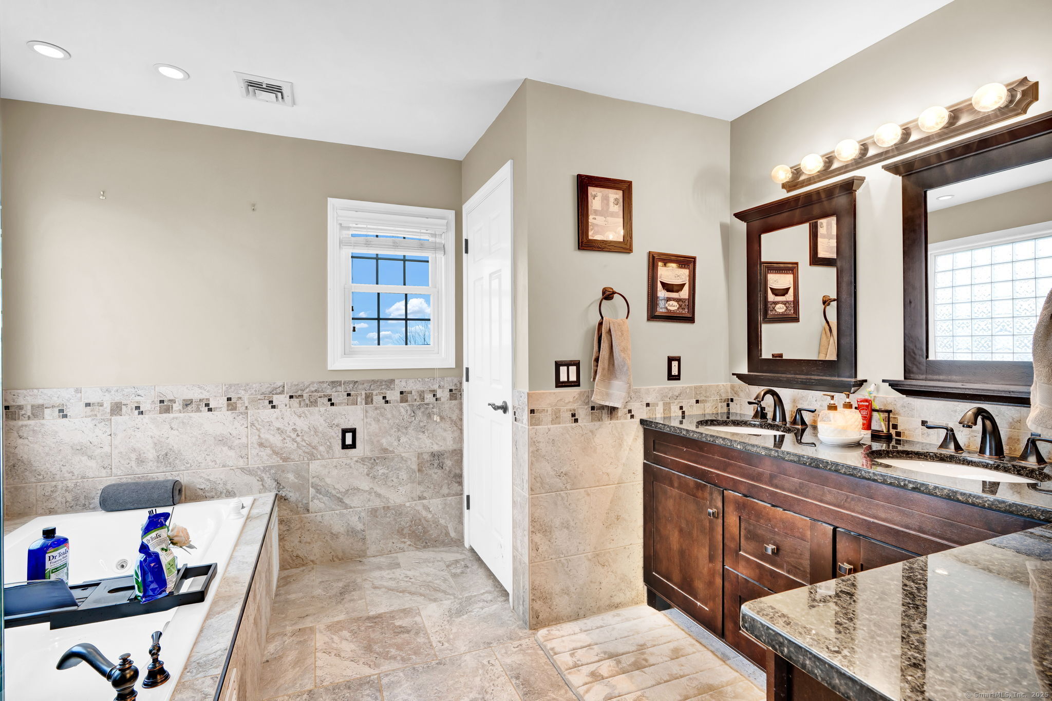34 Watch Hill Drive, Middletown, Connecticut image 15