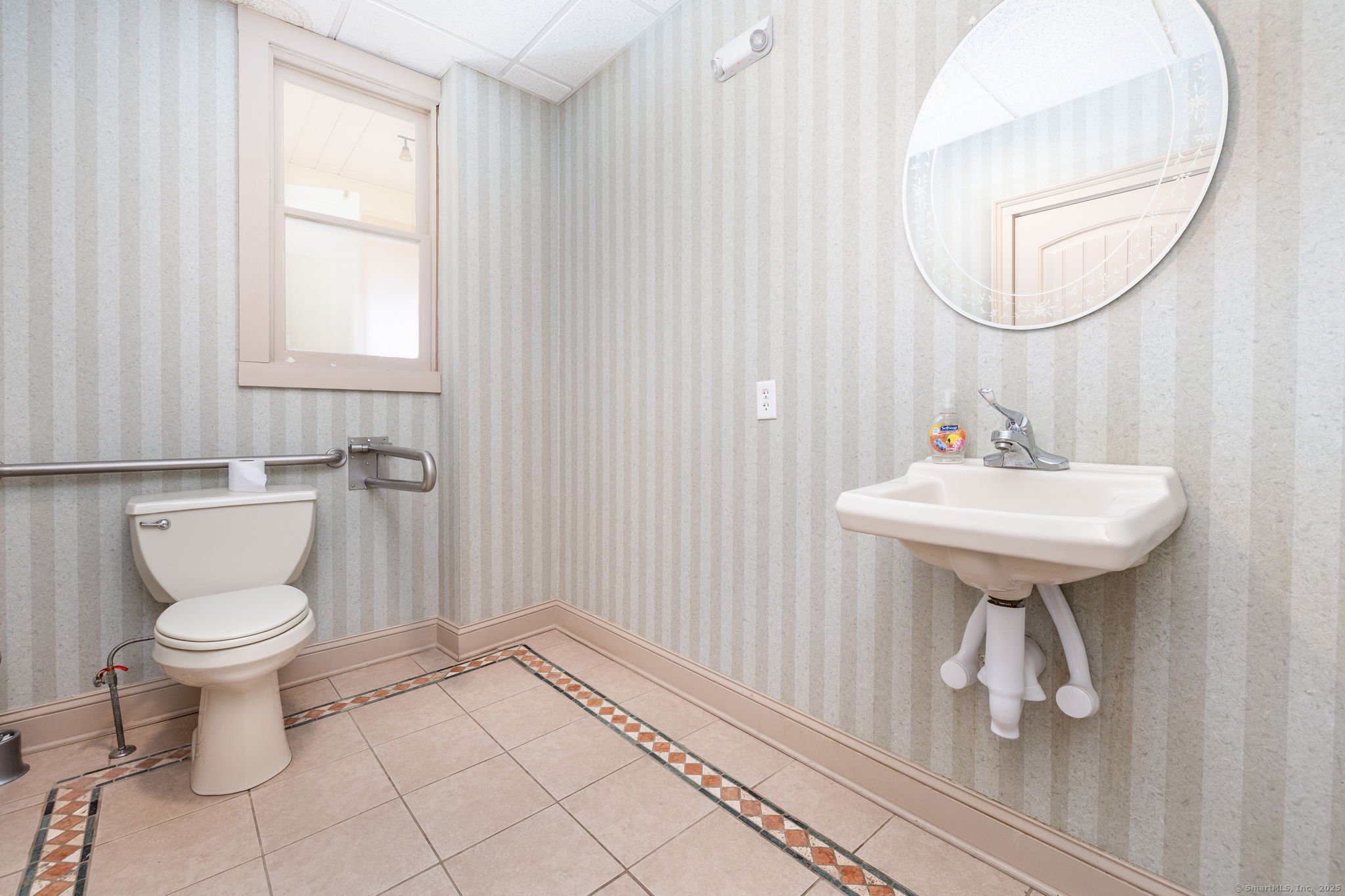 Colchester, Connecticut 06415, United States, ,3 BathroomsBathrooms,Commercial,Pending,112917