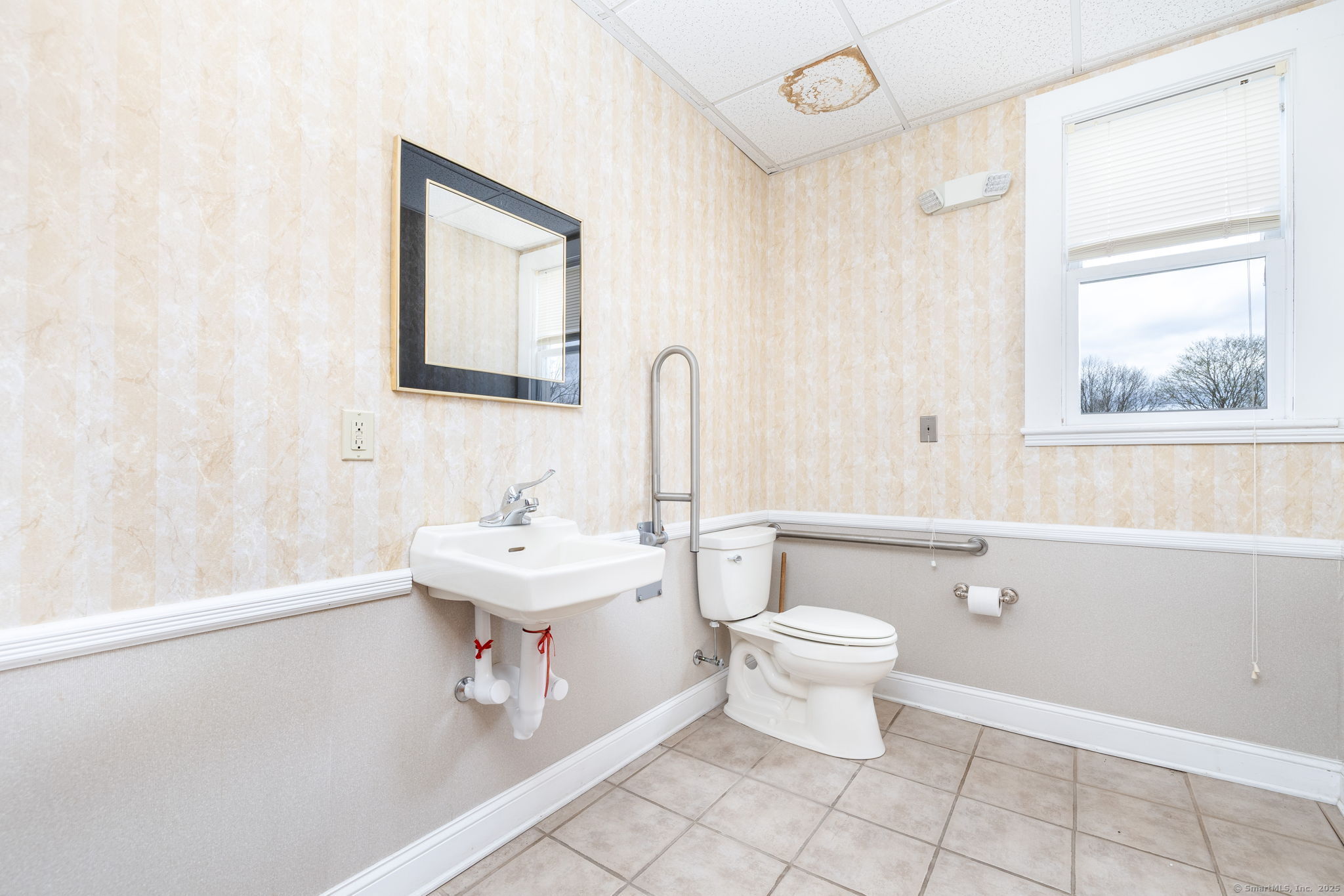 Colchester, Connecticut 06415, United States, ,3 BathroomsBathrooms,Commercial,Pending,112917