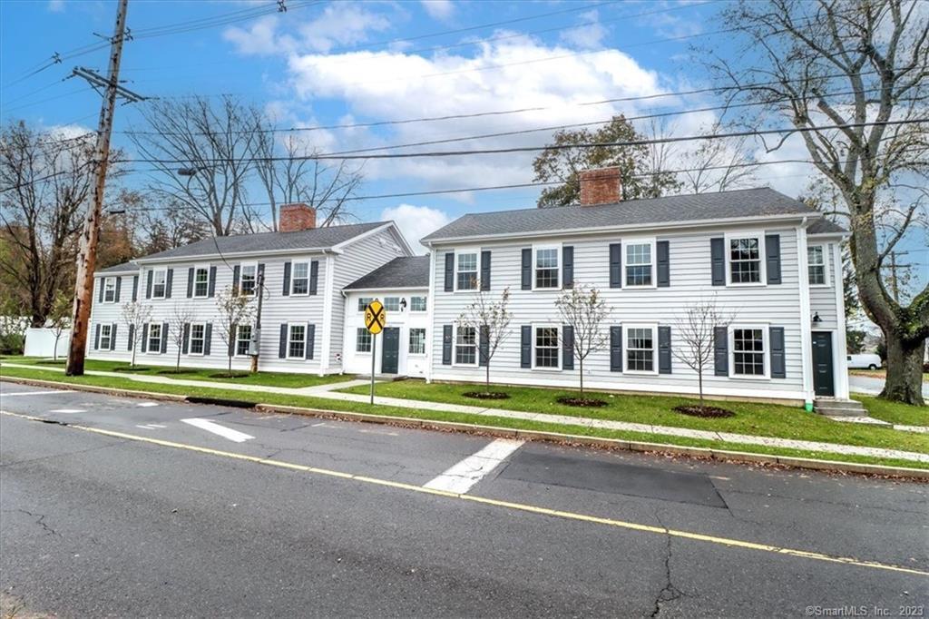 Rental Property at South Street 202, Bethel, Connecticut - Bedrooms: 1 
Bathrooms: 1 
Rooms: 3  - $1,995 MO.