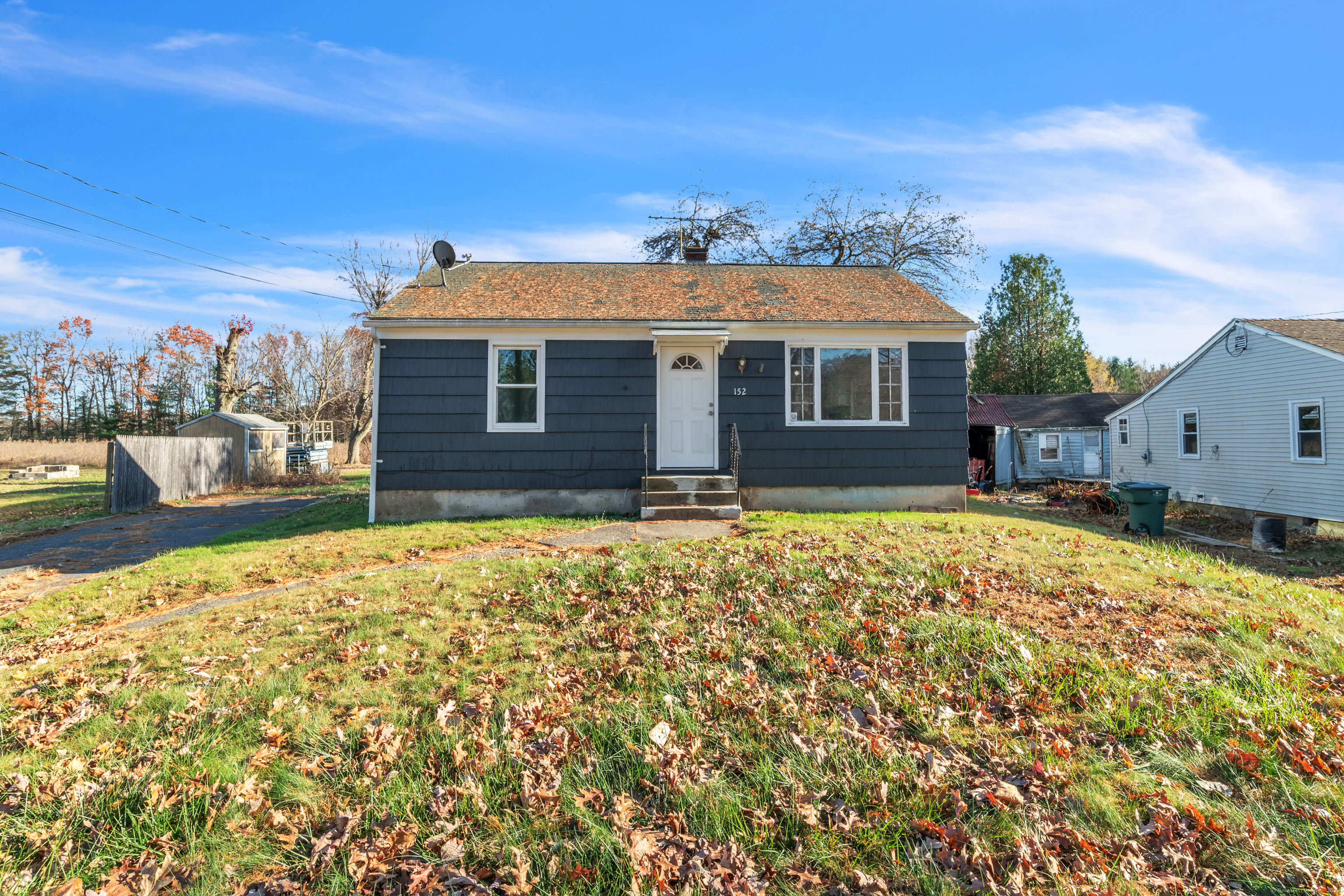 152 Cottage Road, Enfield, Connecticut - 2 Bedrooms  
1 Bathrooms  
4 Rooms - 