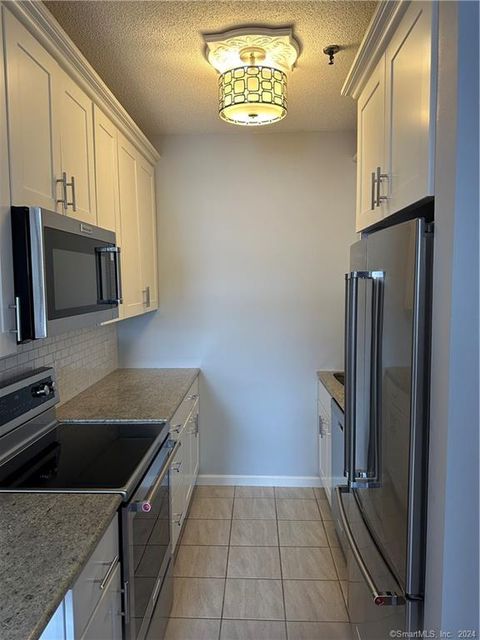 MLS: 24079073