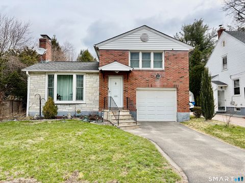 Photo of 40 Robert Street, Waterbury, CT 06710 (MLS # 24162764)