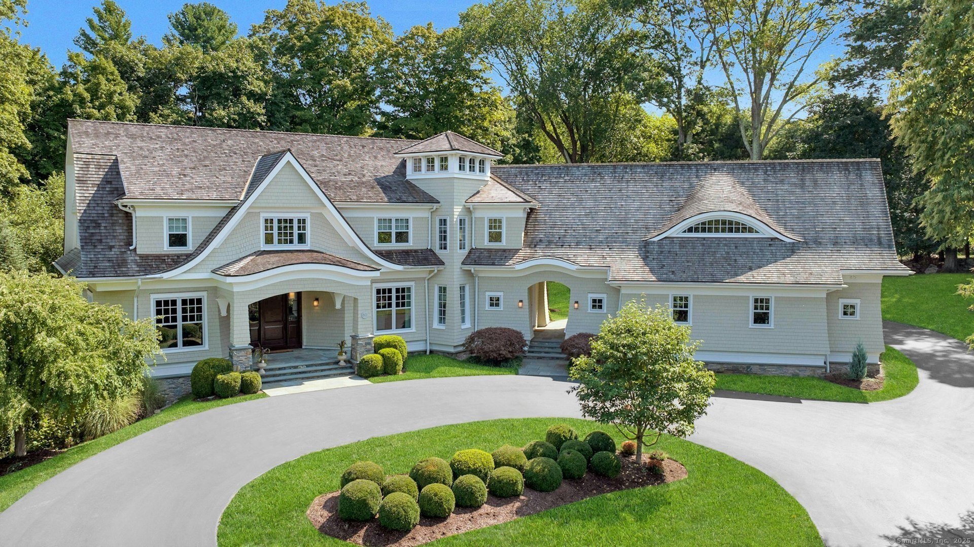 Compo Road, Westport, Connecticut - 4 Bedrooms  
4.5 Bathrooms  
9 Rooms - 