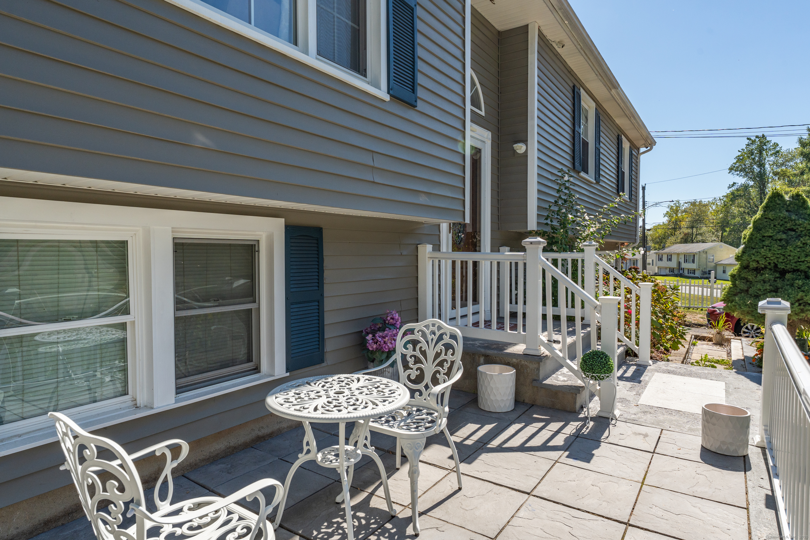 26 Meadowbrook Road