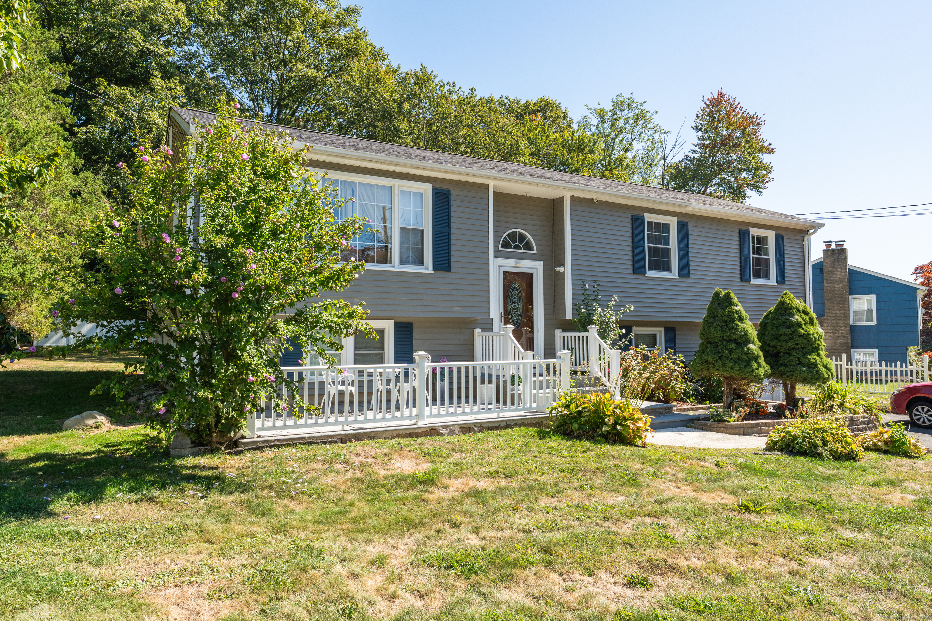 26 Meadowbrook Road