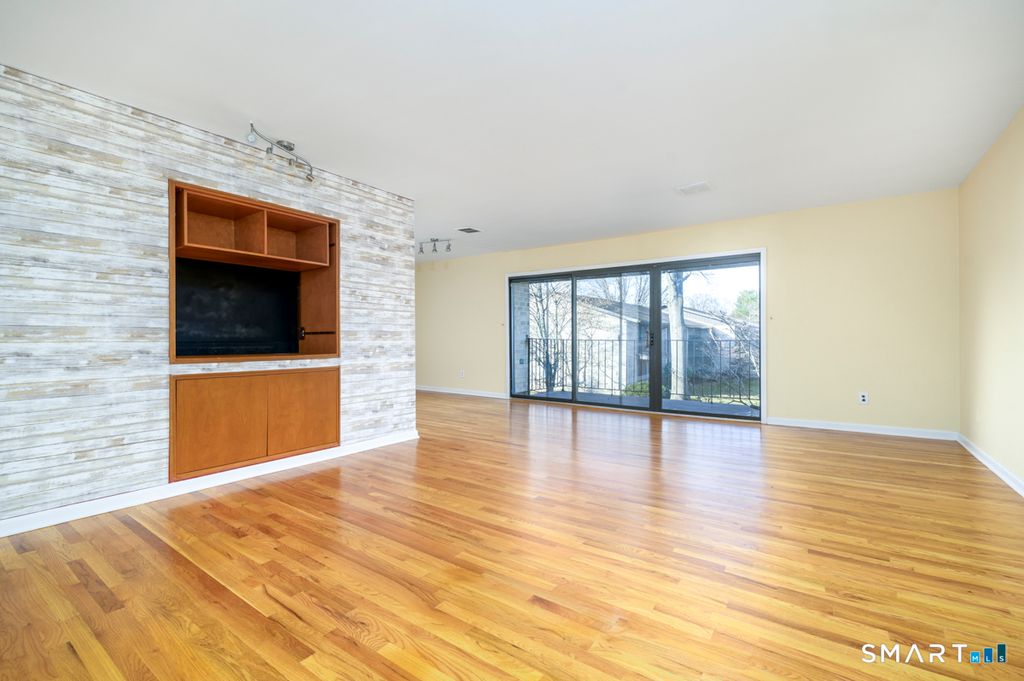 Photo of 73 Courtland Avenue #167, Stamford, CT 06902 (MLS # 24143726)