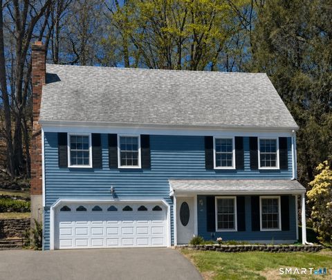Homes For Sale - 42 Ten Coat Lane<br/> Fairfield County, Shelton, CT 06484